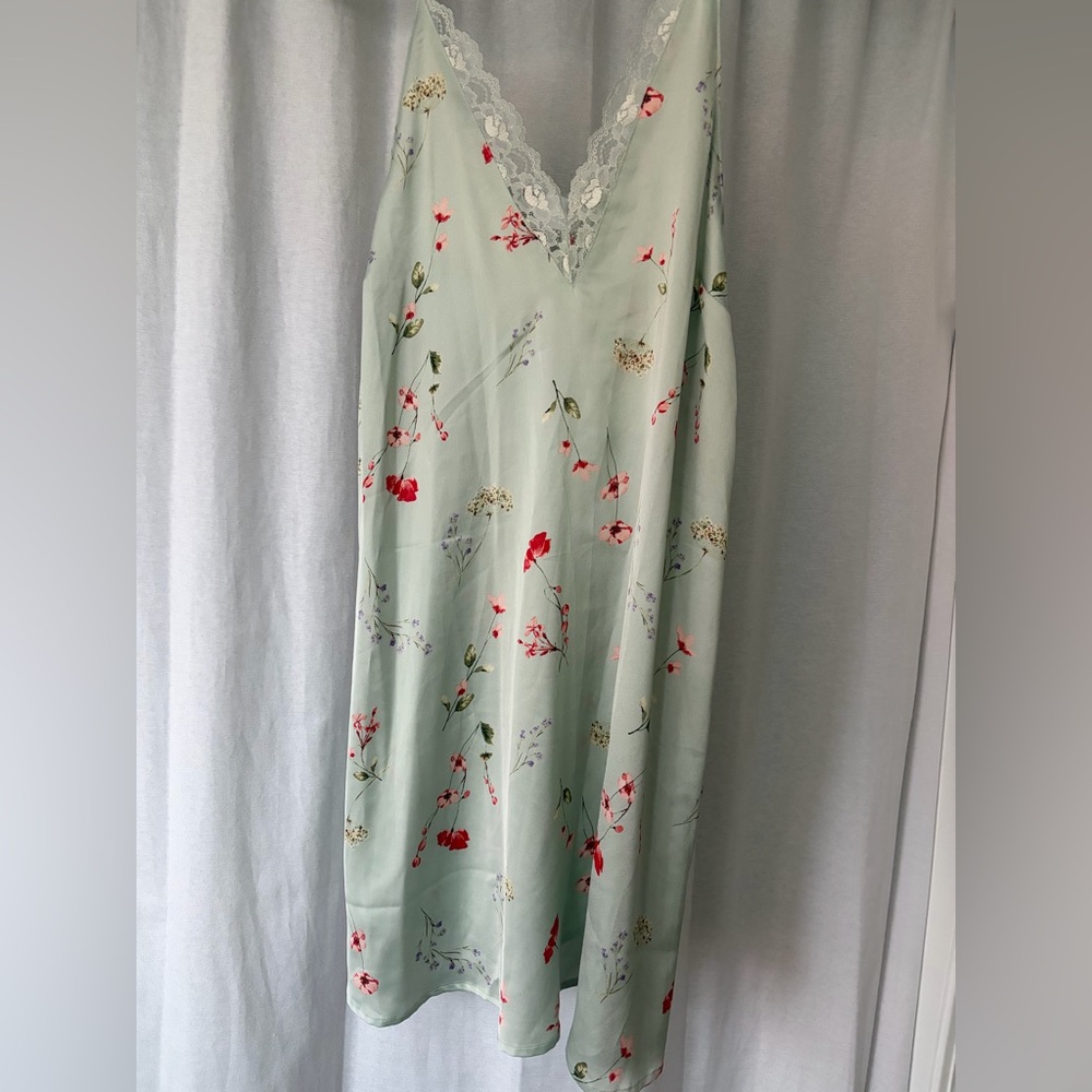 Floral Lace Trim Nightgown